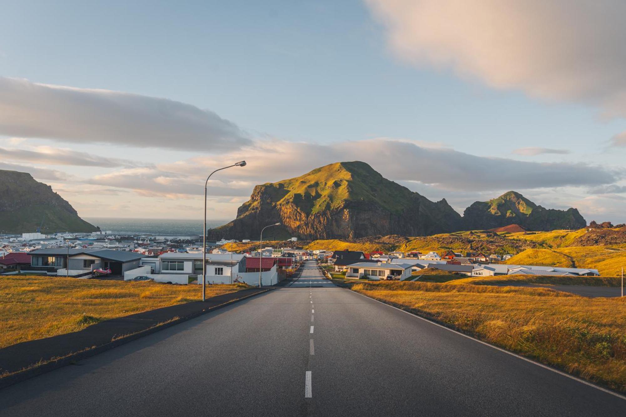 Westman Islands Inn Vestmannaeyjar Ngoại thất bức ảnh