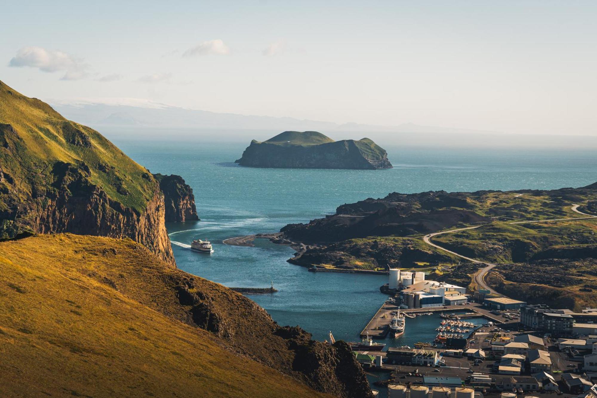 Westman Islands Inn Vestmannaeyjar Ngoại thất bức ảnh